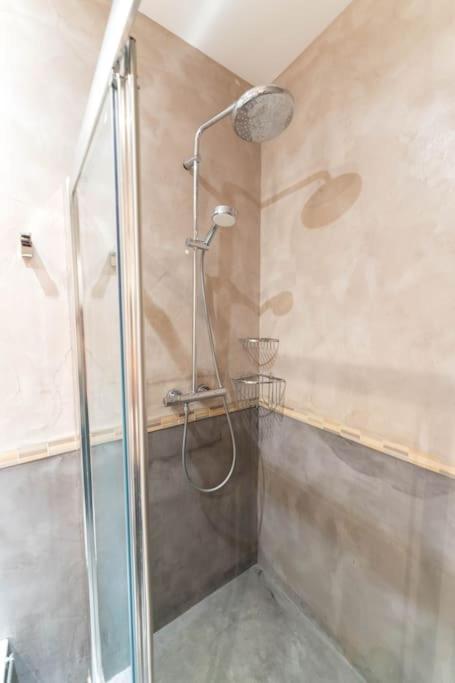 Apartment Superbe Avec Jardin Piscine, Garage