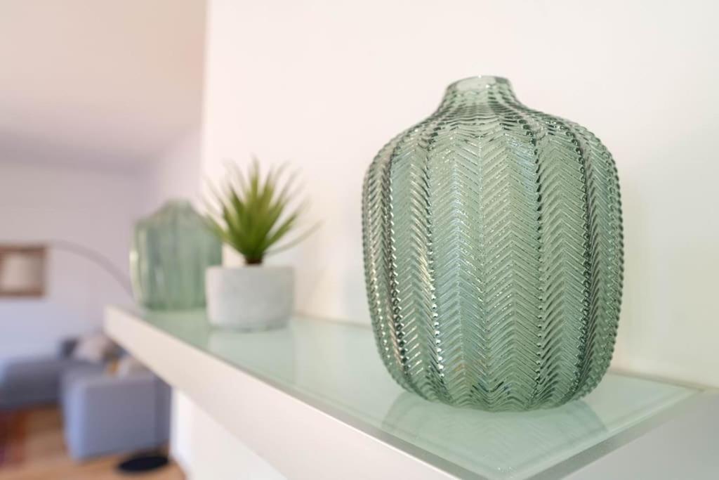 Apartment Superbe Avec Jardin Piscine, Garage