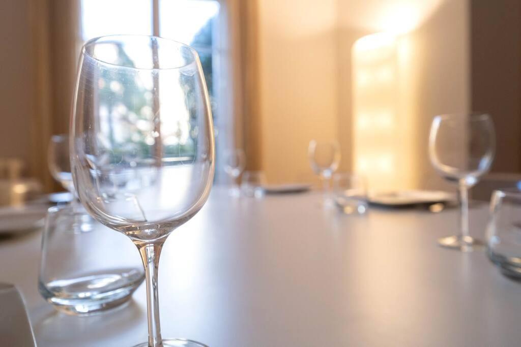 Superbe Avec Jardin Piscine, Garage Nice