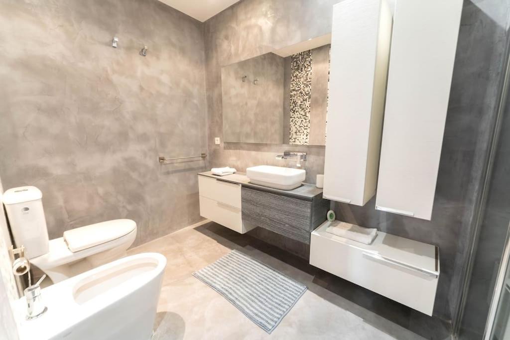 Superbe Avec Jardin Piscine, Garage