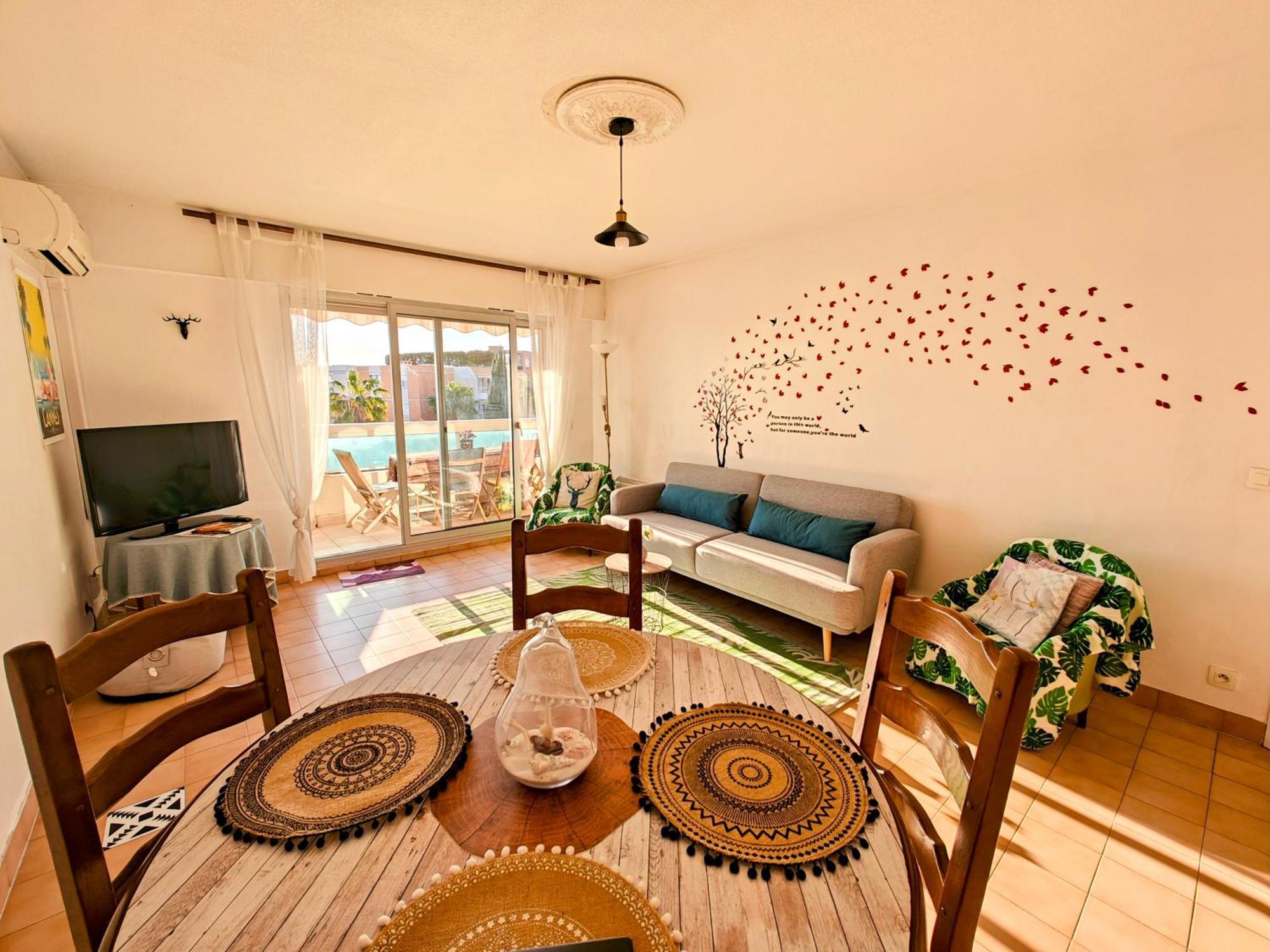 2 Bedroom Flat With Terrasse & Car-park Ouest Apartment *