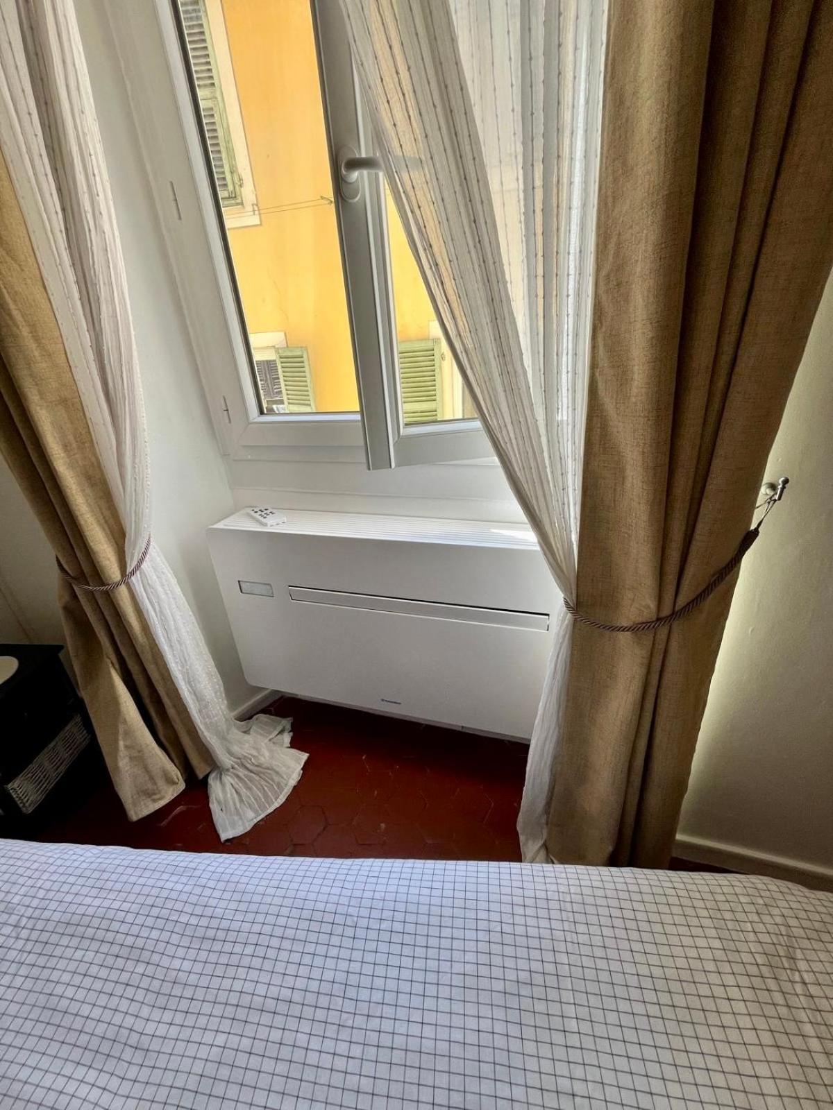 Typique - 2 Bedrooms,typical Apartment-old Town Apartment