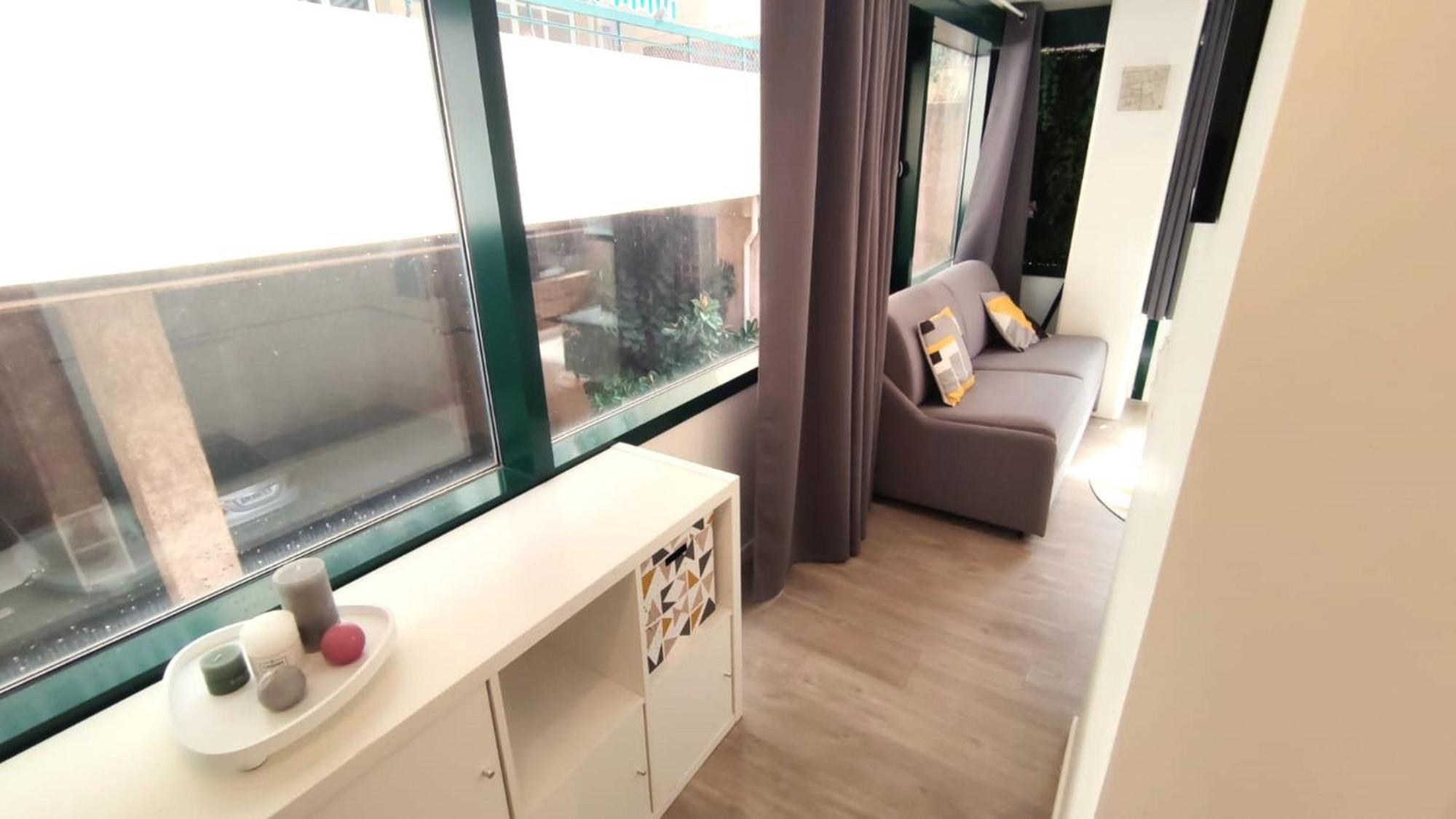 Dana Centre 25 * Nice