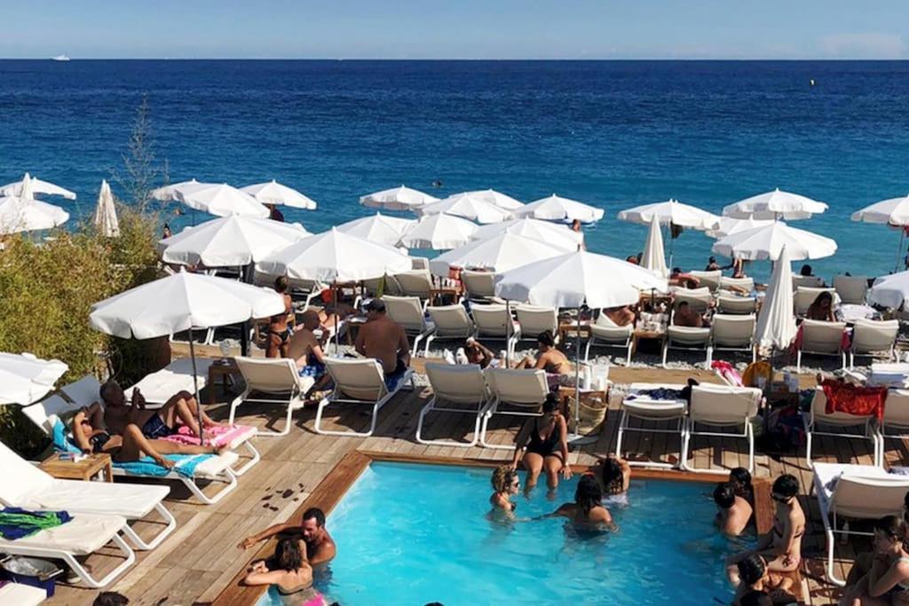 Luxury On Promenade Des In Nice