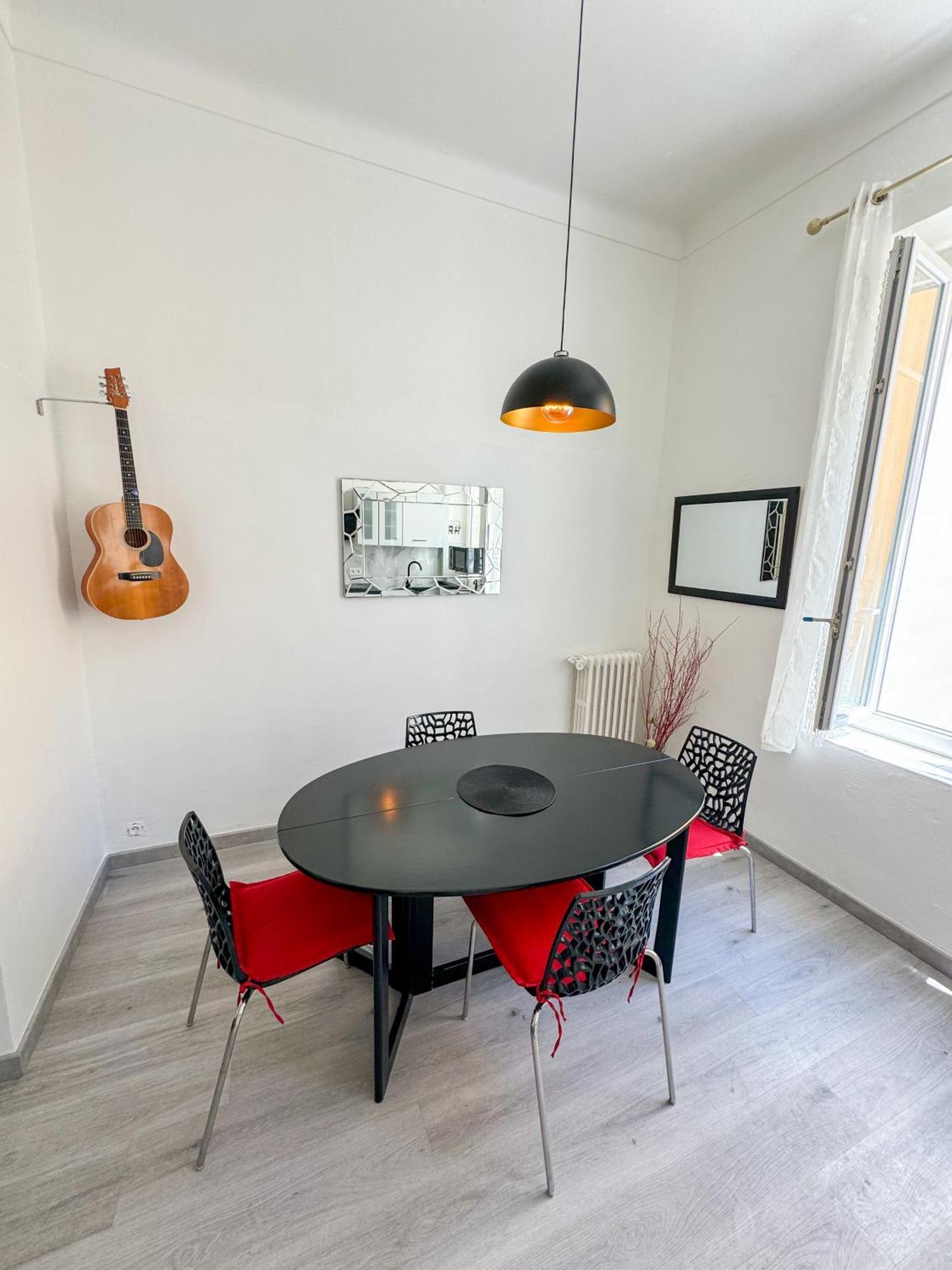 L'echappee De Riviera I Centre-ville I Climatise I Proche Gare Et I Ideal Couple Et Famille *