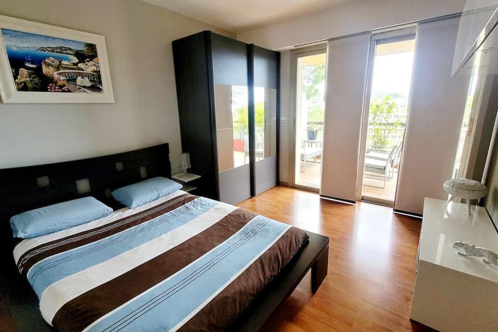 Apartment Duplex Apartment, Sea View And Swimming Pool *