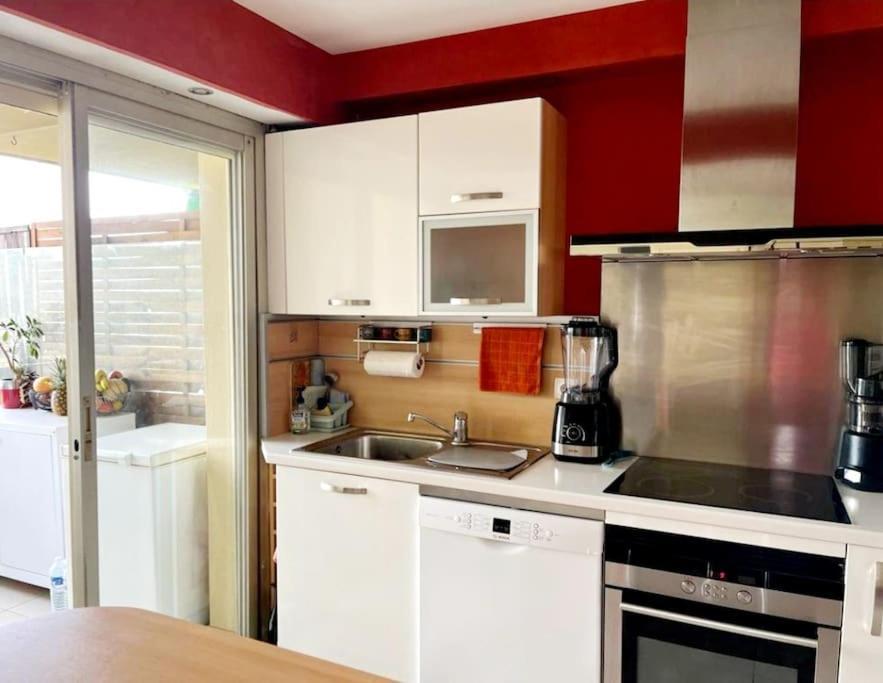 Duplex Apartment, Sea View And Swimming Pool Apartment *