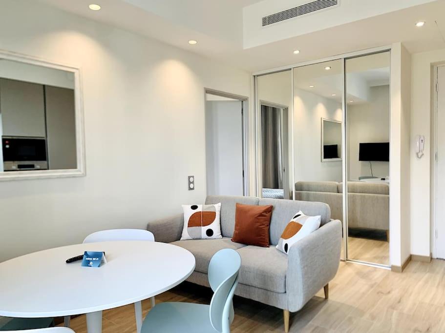 Bright, Newly Renovated * Nice