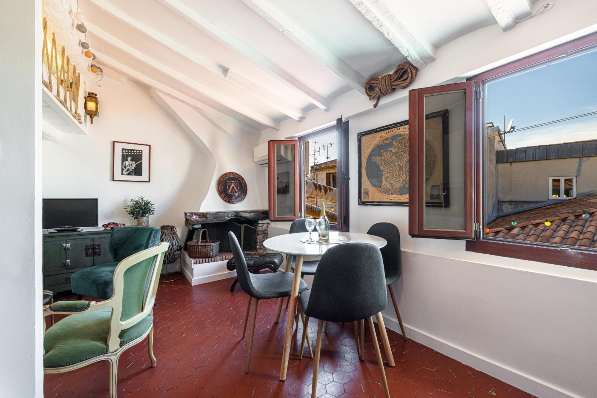 Charming Old Town Apartment