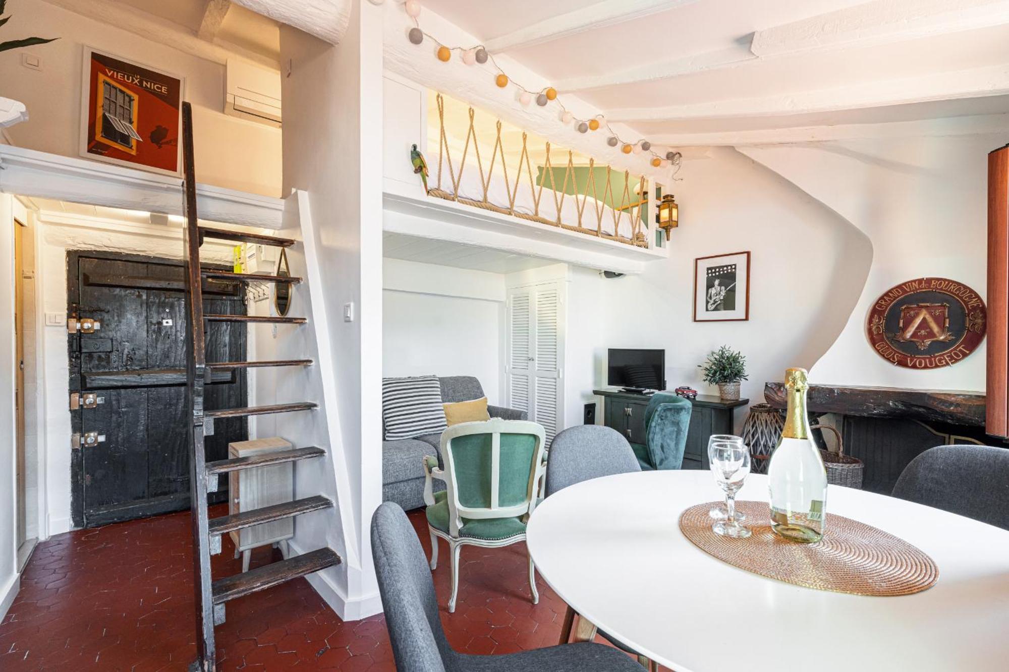 Charming Old Town Apartment