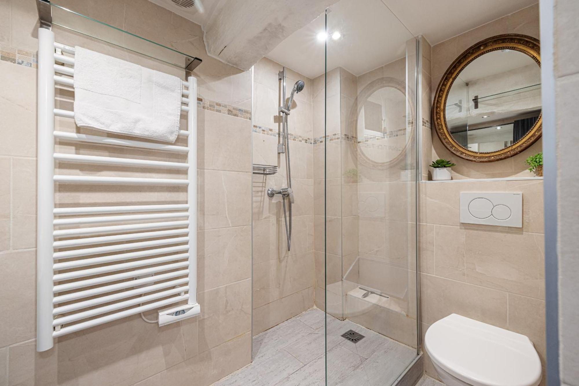 Charming Old Town Apartment Nice