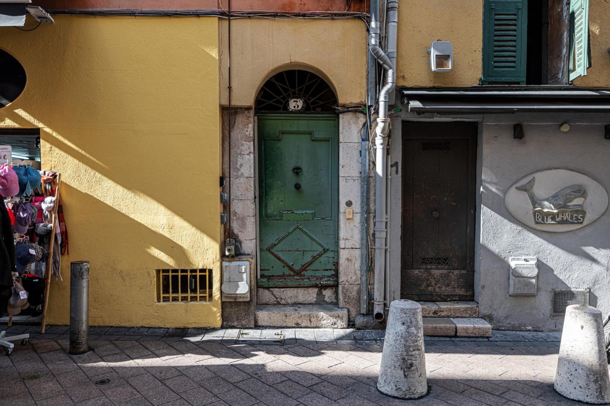Charming Old Town Apartment *