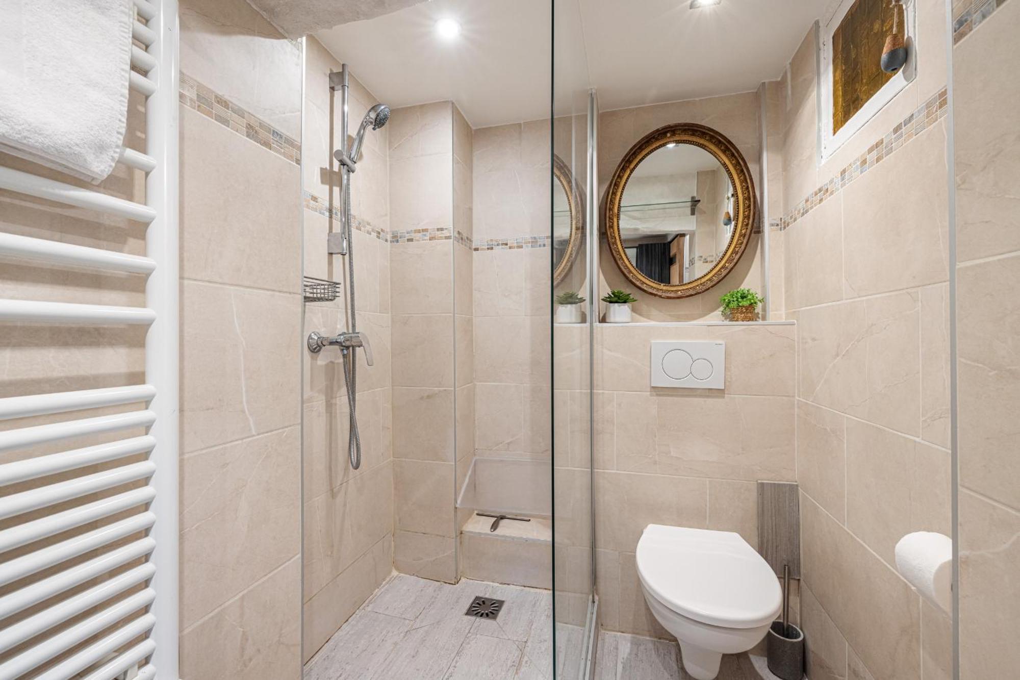 Charming Old Town Apartamento