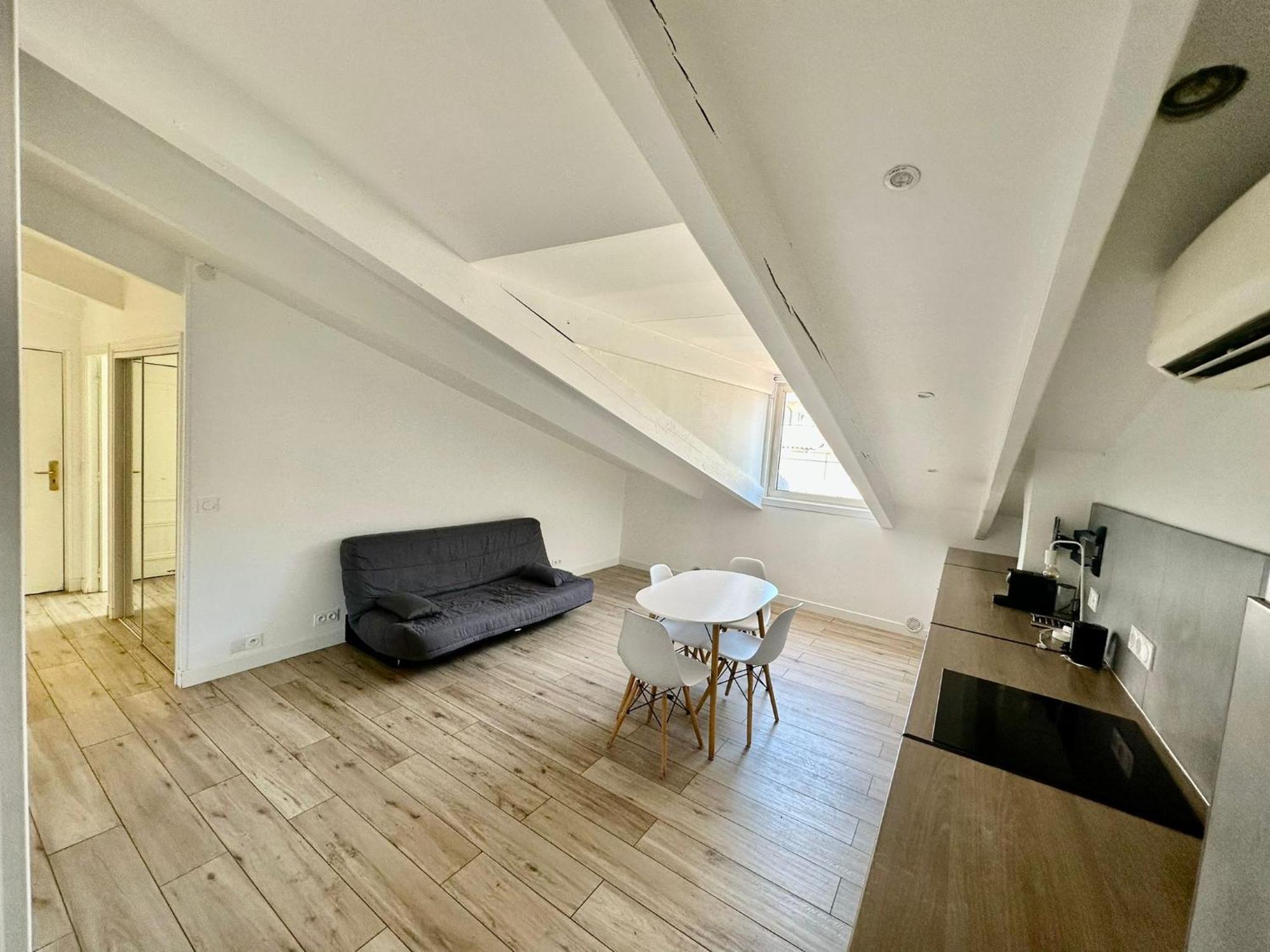 Apartment A Meyerbeer *