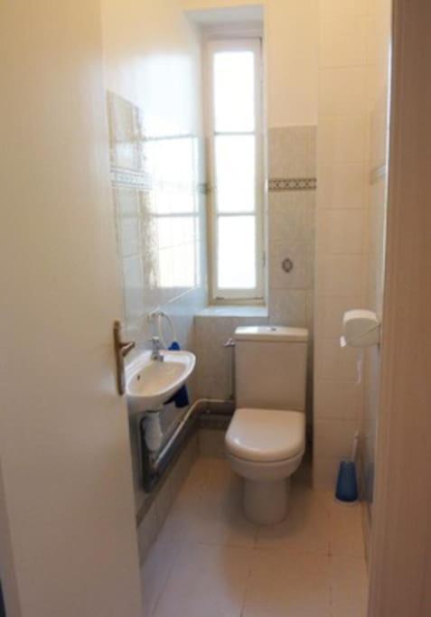 Luxury 2 Bed Sleeps 4, A/c - Center Nice