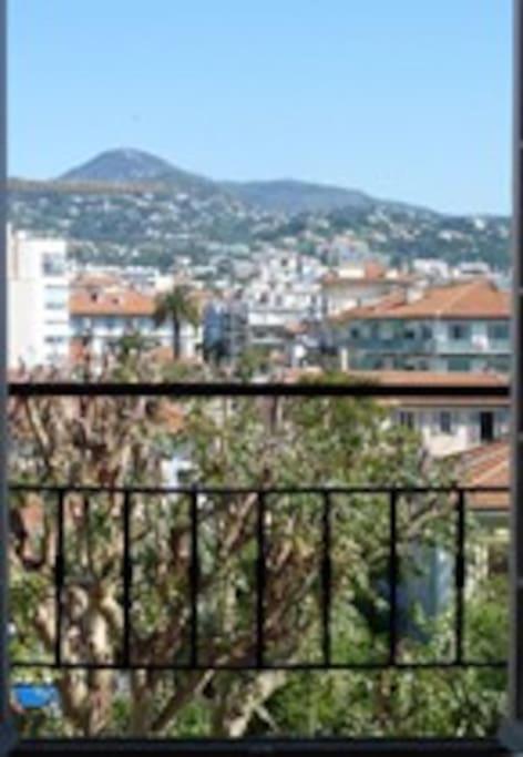 Luxury 2 Bed Sleeps 4, A/c - Center Apartment *