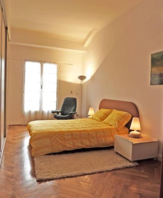 Luxury 2 Bed Sleeps 4, A/c - Center