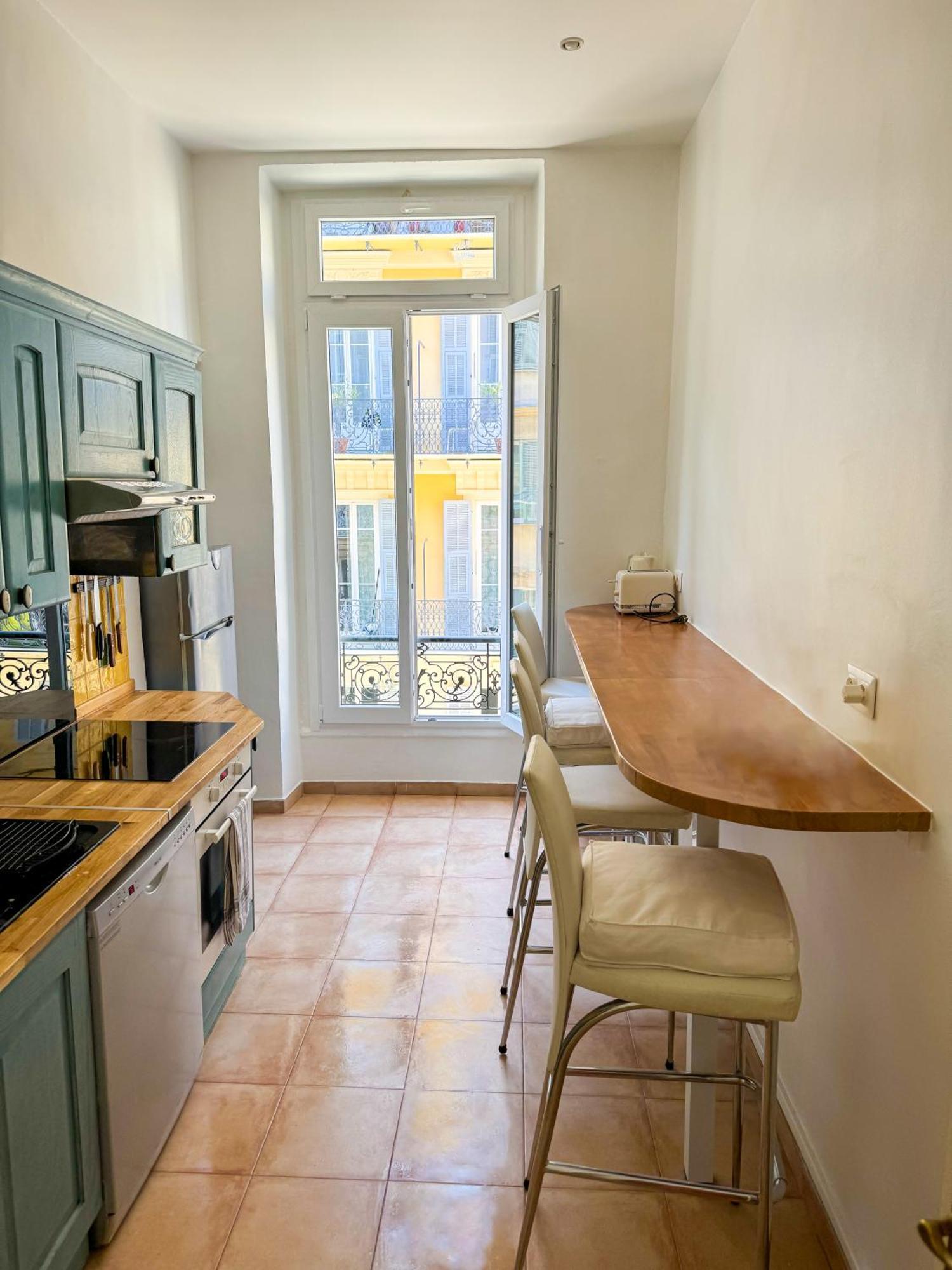 L'echappee De Riviera I Centre-ville I Climatise I Proche Gare Et I Ideal Couple Et Famille *