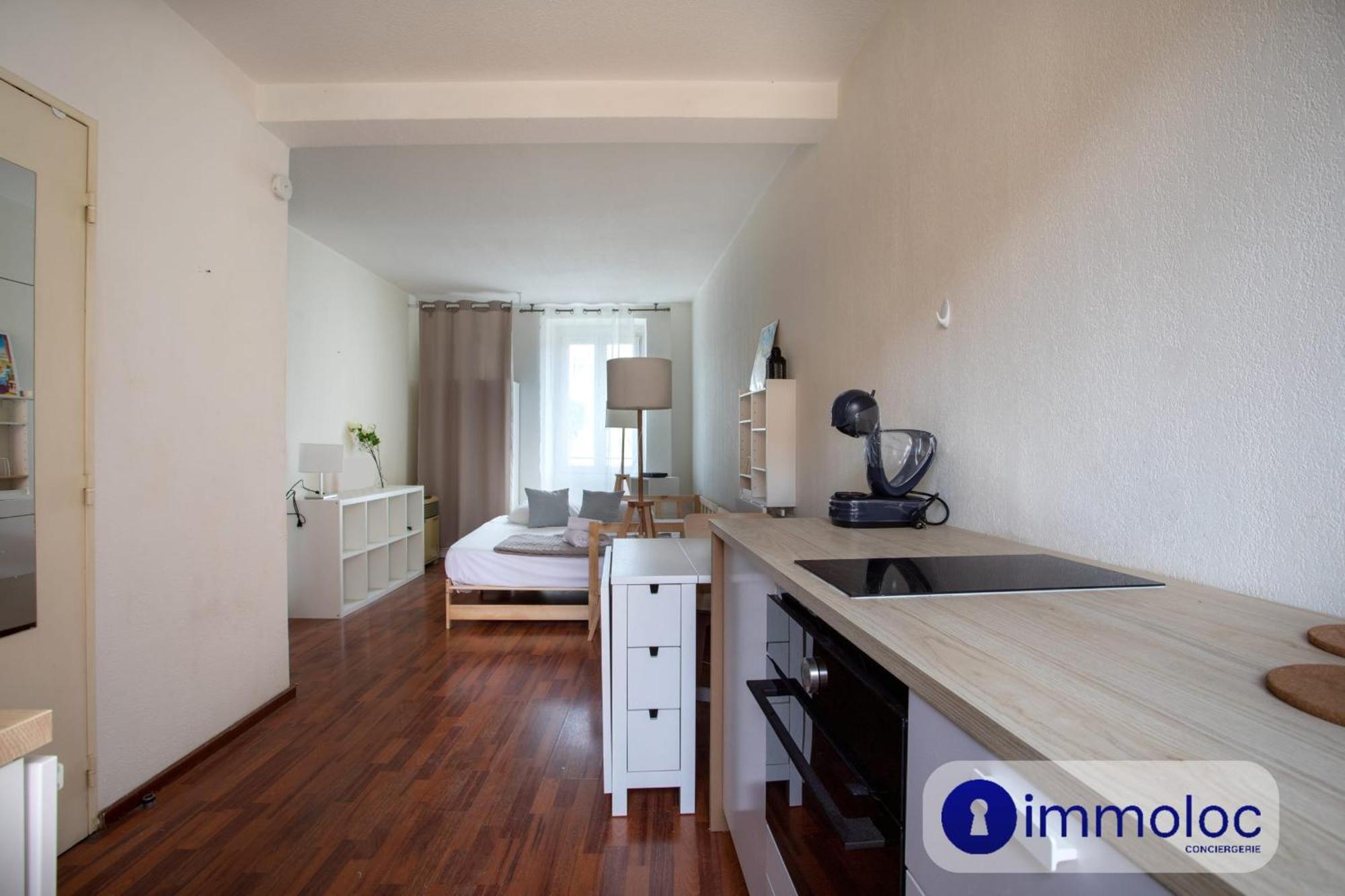 Acropolis Neighbourhood Apartment