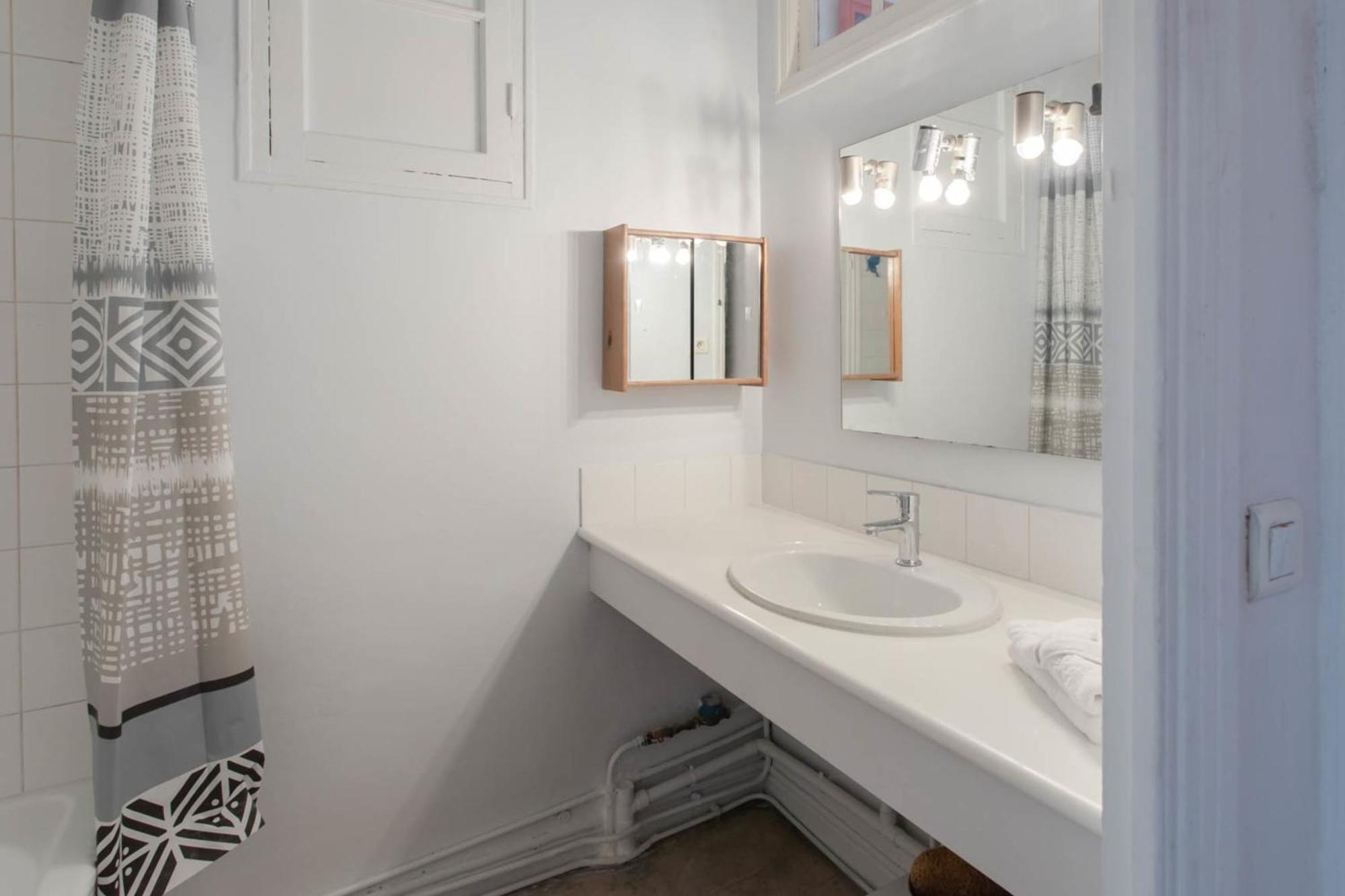 La Porte Bleue Furnished Flat Apartment *