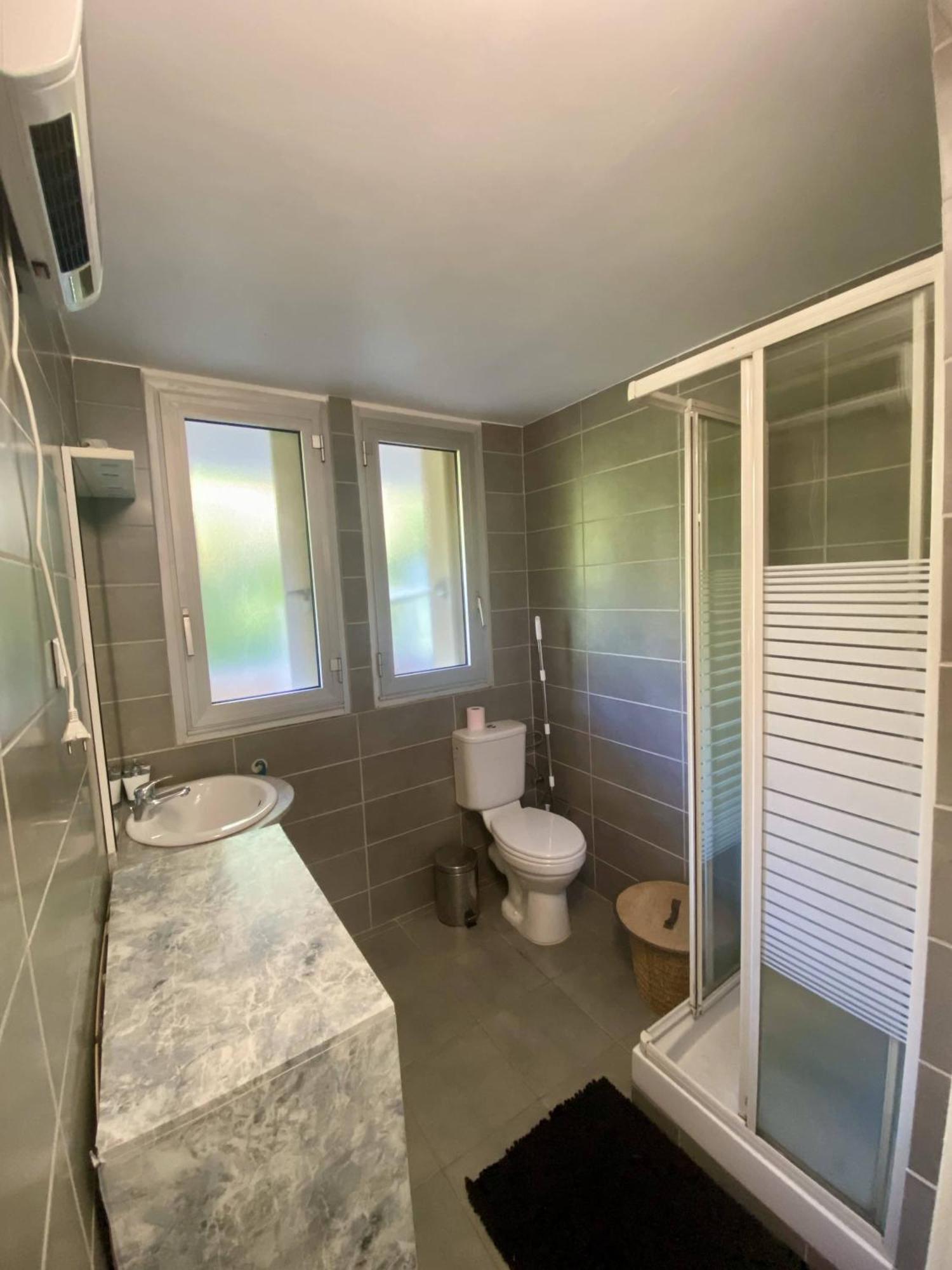 Ouest-cosy Studio, Clim Wifi Apartment