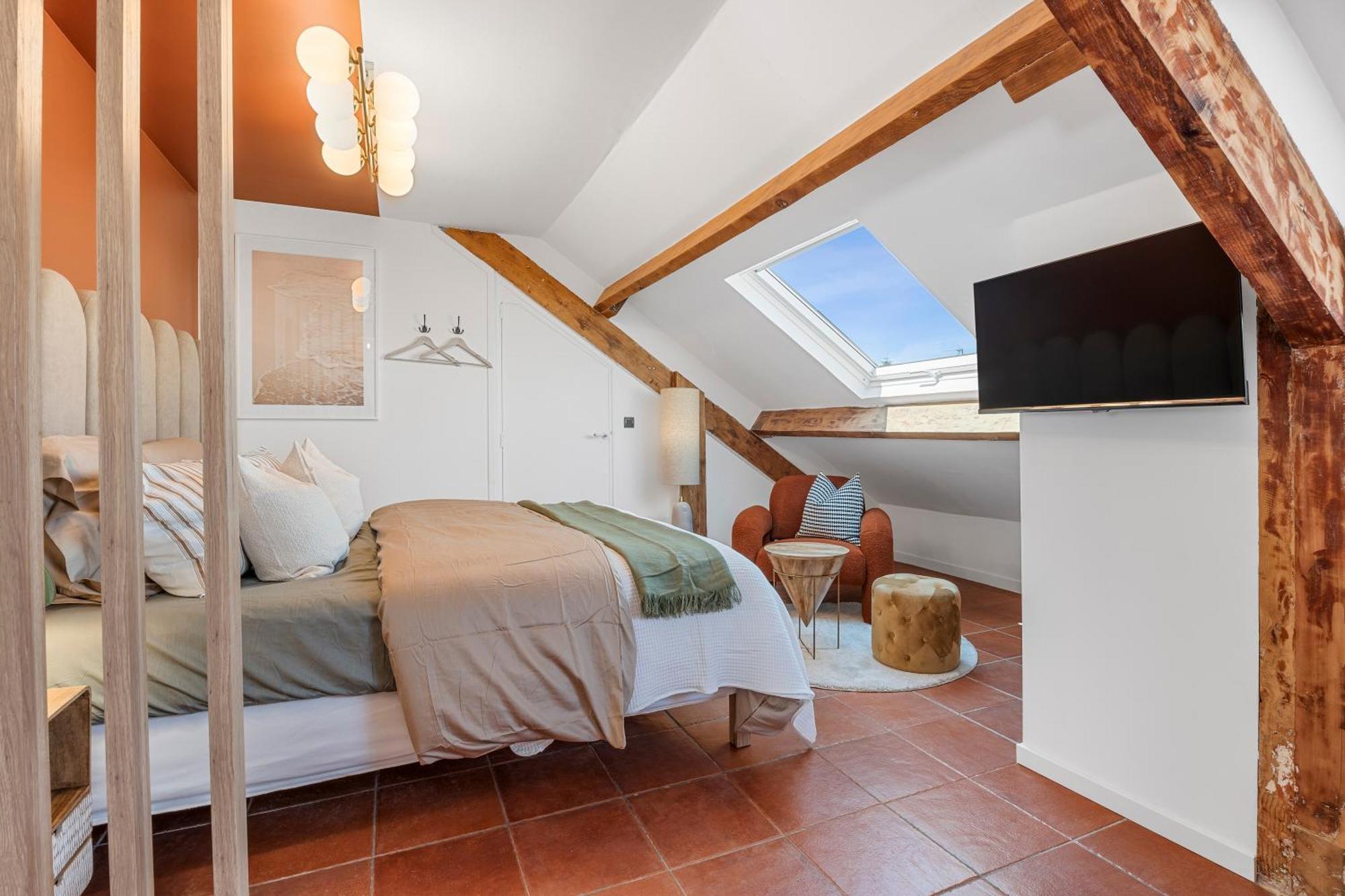 Renting - Gounod - Haven Retreat Under Roof Air-conditioned Apartment Nice