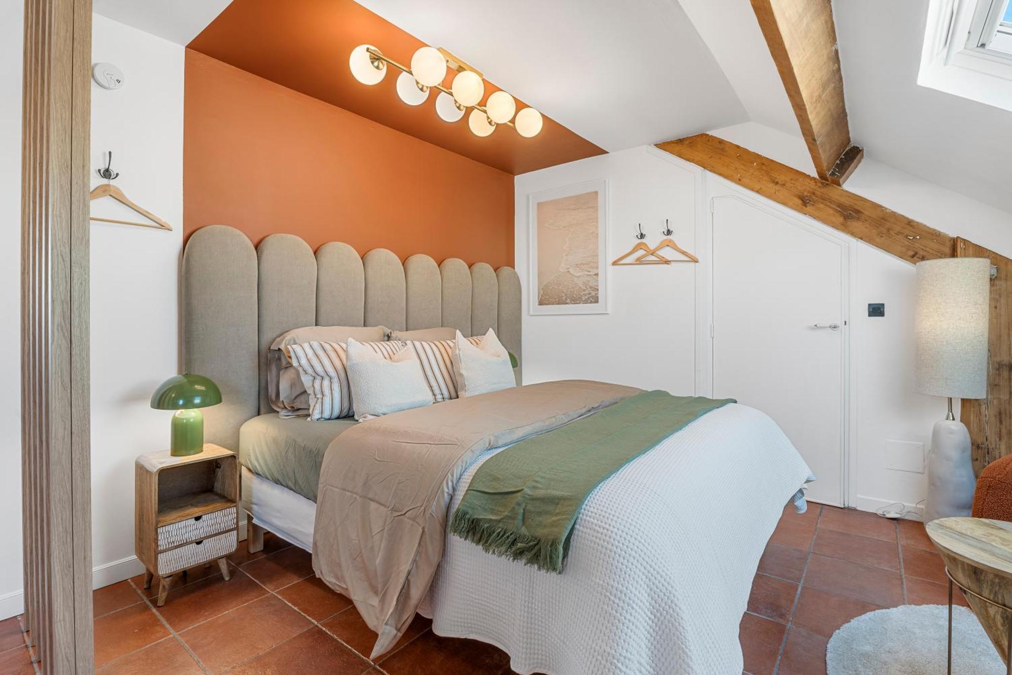Renting - Gounod - Haven Retreat Under Roof Air-conditioned * Nice