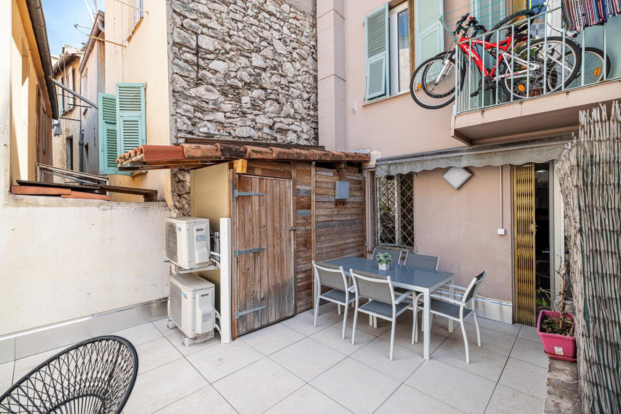 Apartment Amazing 3 Bdrs And Garden Place Du Pin Parking !