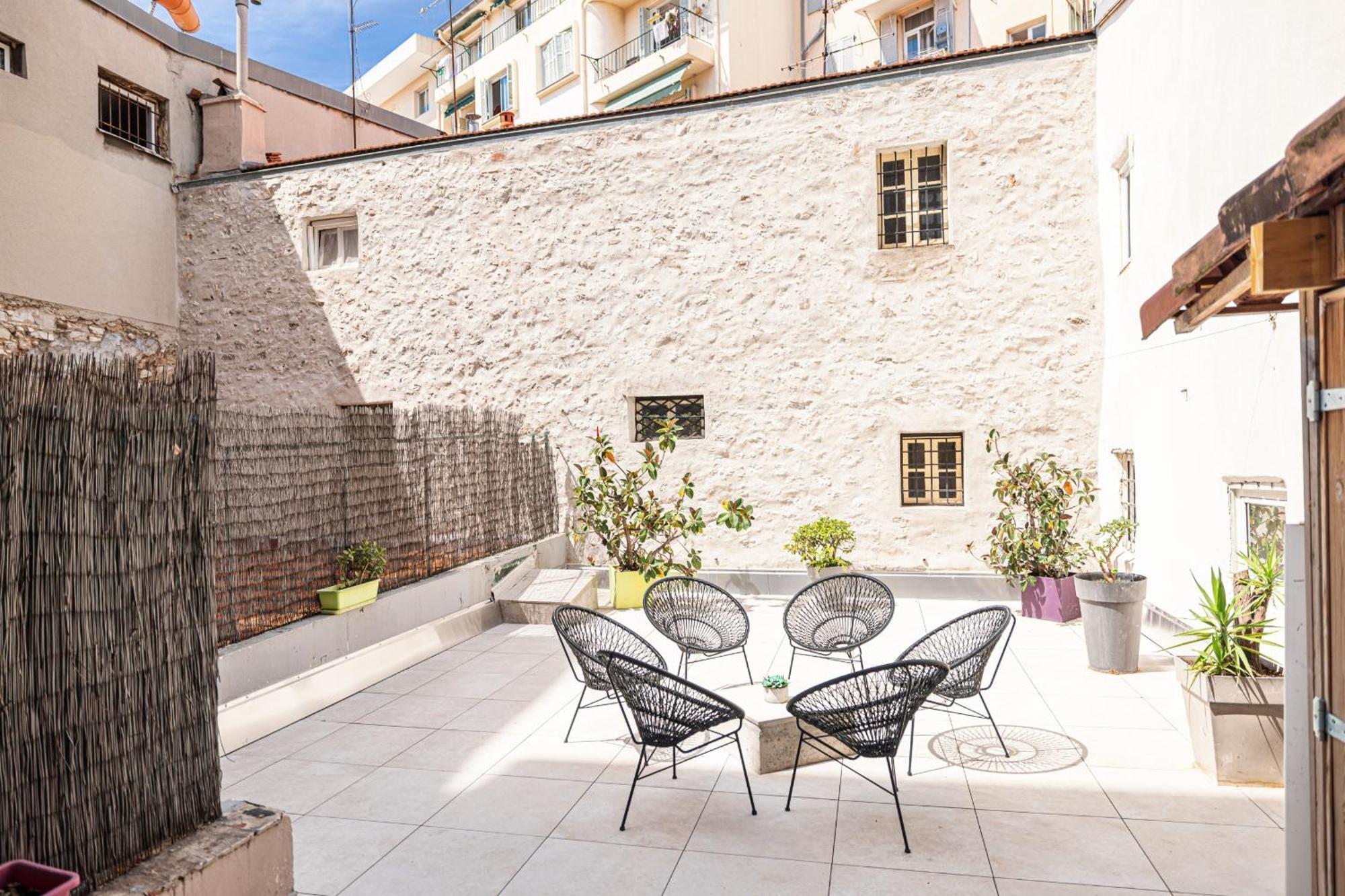 Amazing 3 Bdrs And Garden Place Du Pin Parking ! Apartment Nice