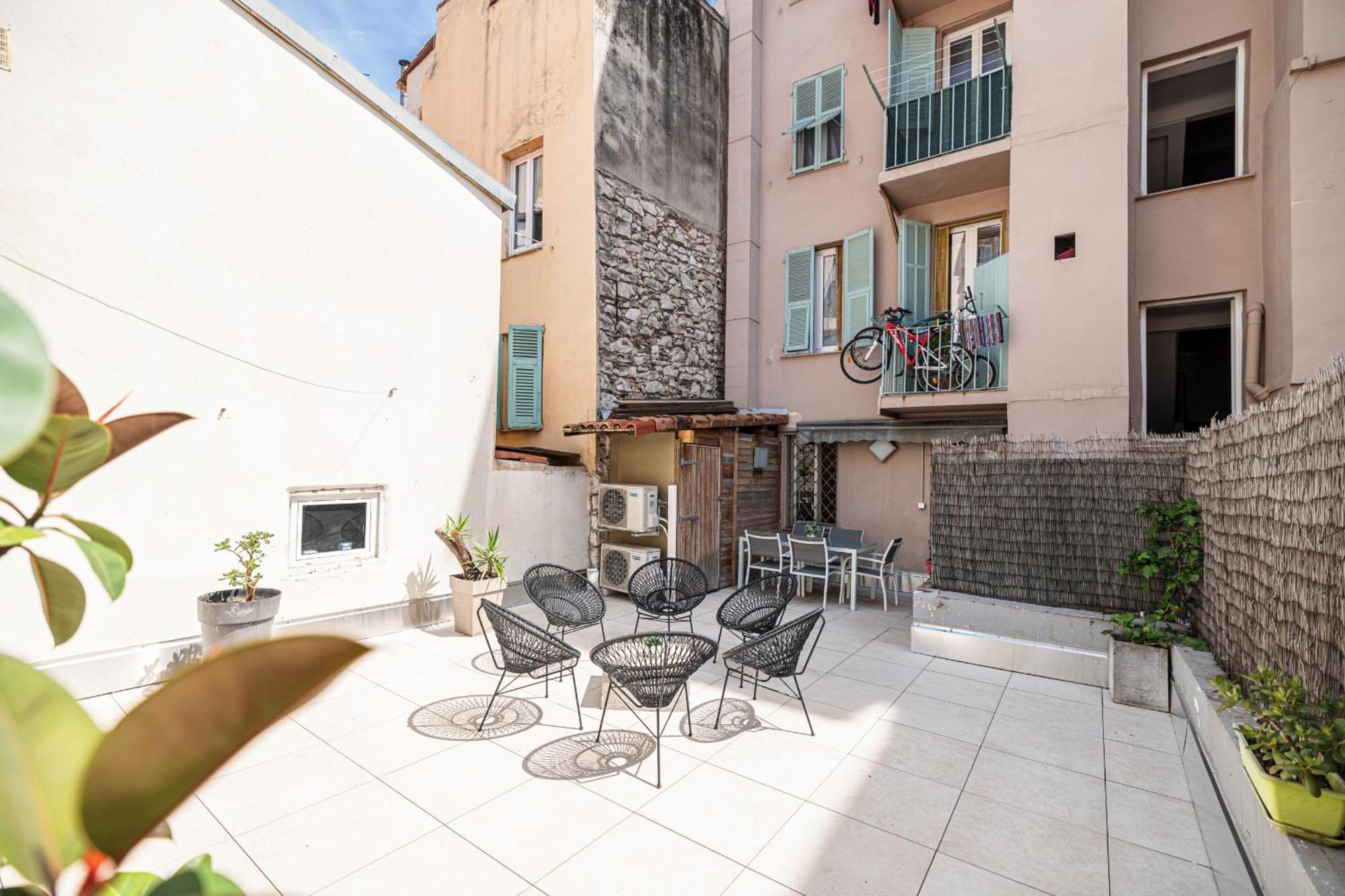 Amazing 3 Bdrs And Garden Place Du Pin Parking ! Apartment *