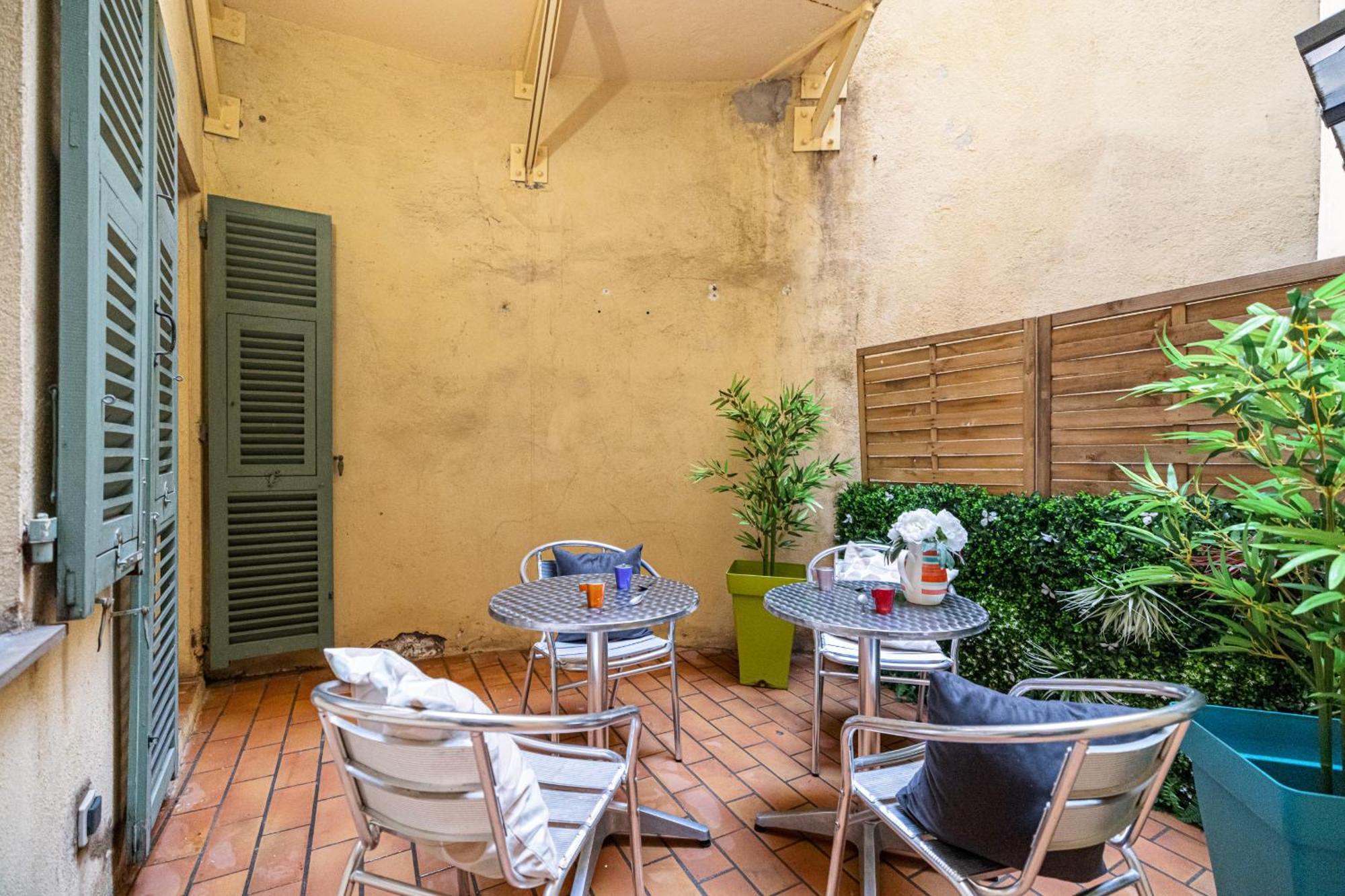 Large One Bedroom Flat In The Old Town Apartment *