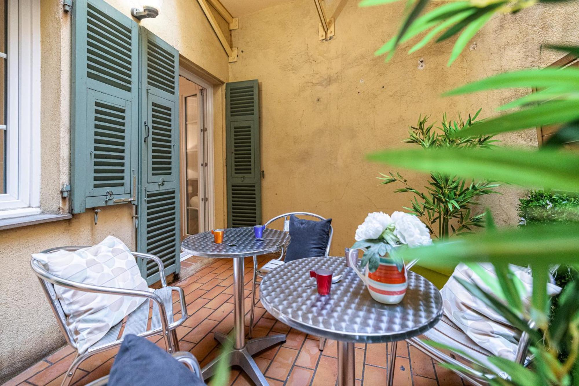 Large One Bedroom Flat In The Old Town