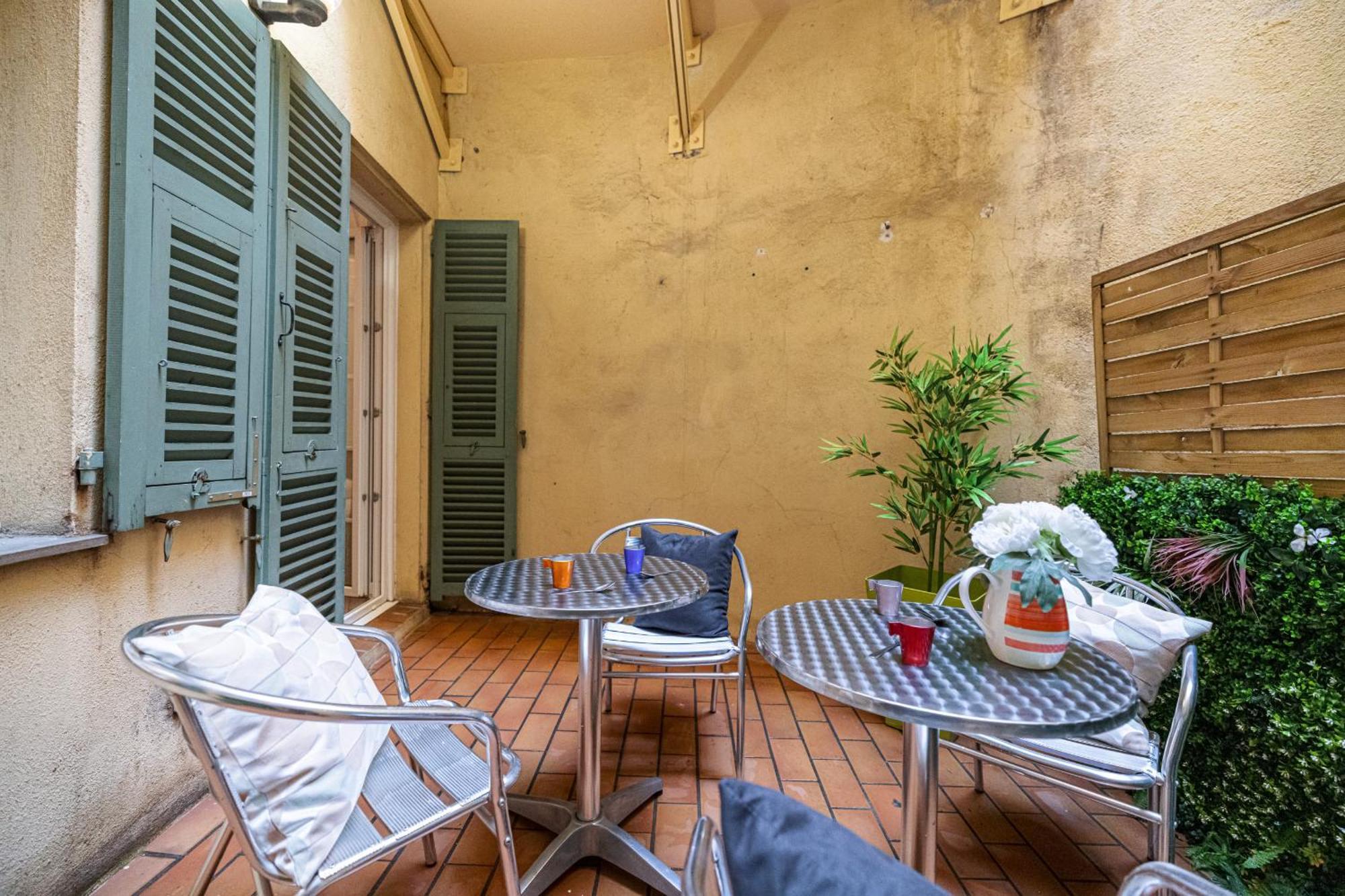 Large One Bedroom Flat In The Old Town Apartment *