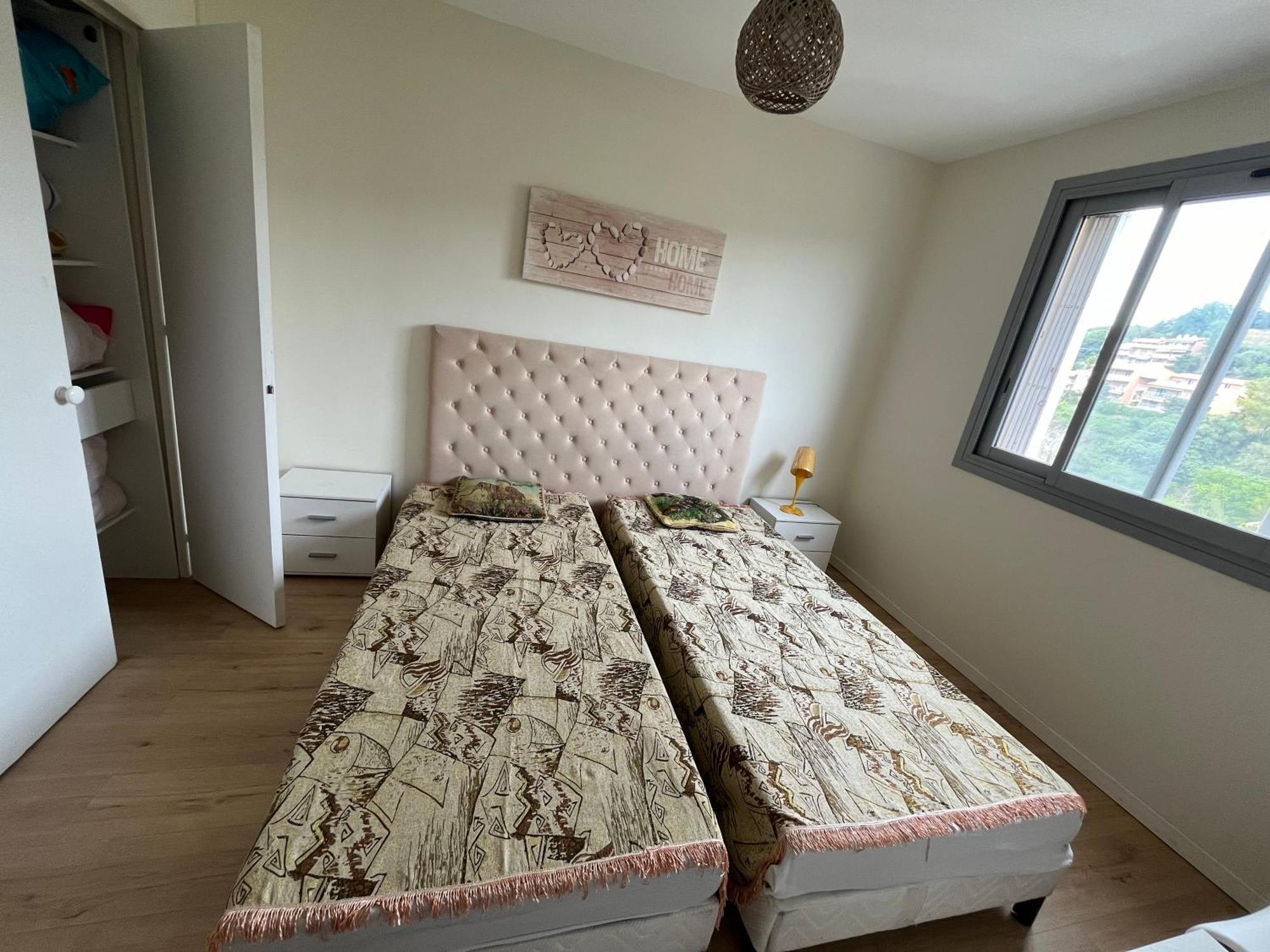 F4 80m2 Fabron, Parking Apartment *
