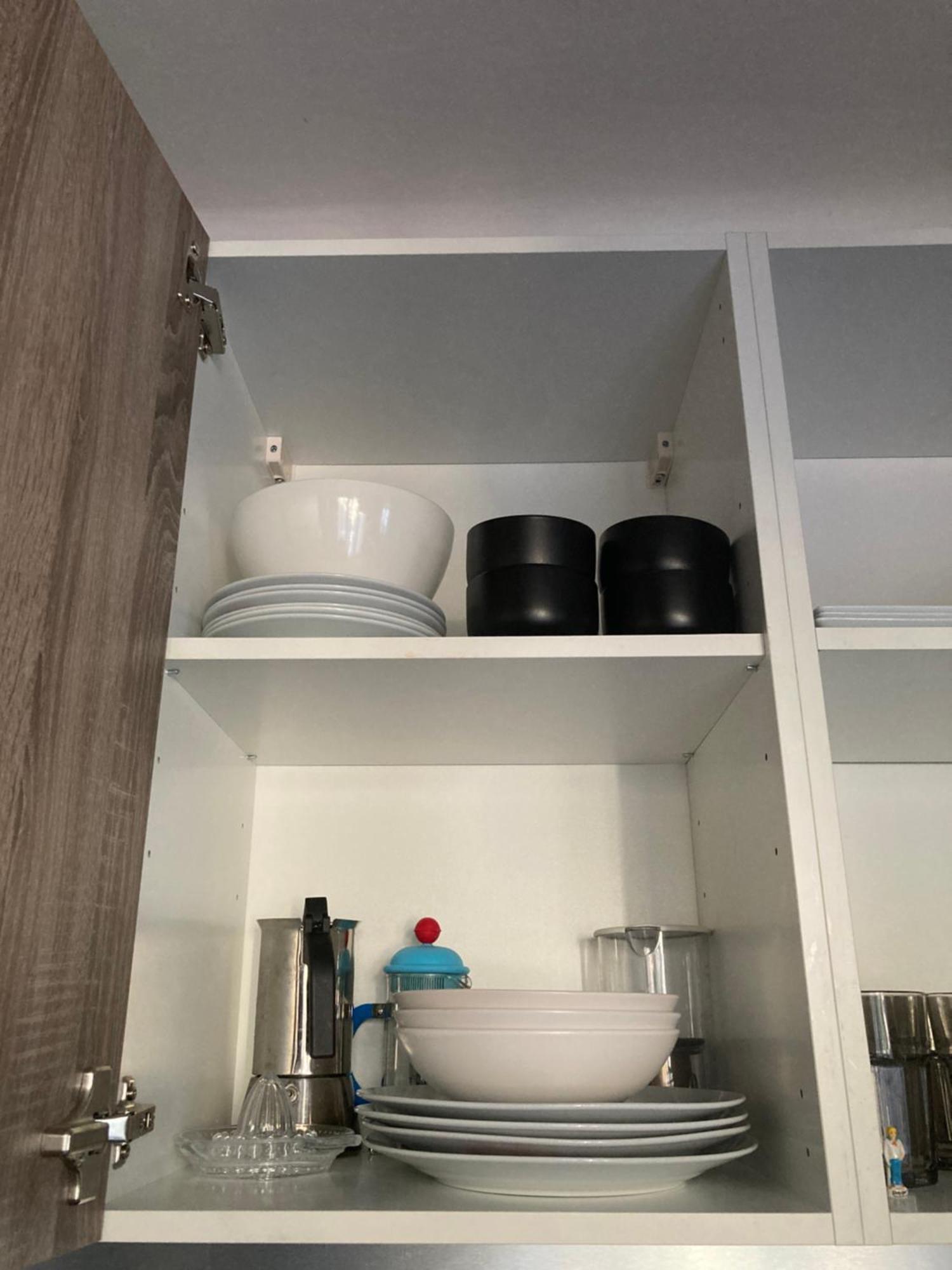 Cozy West Side Balcony Flat: Airport & Proximity Homestay