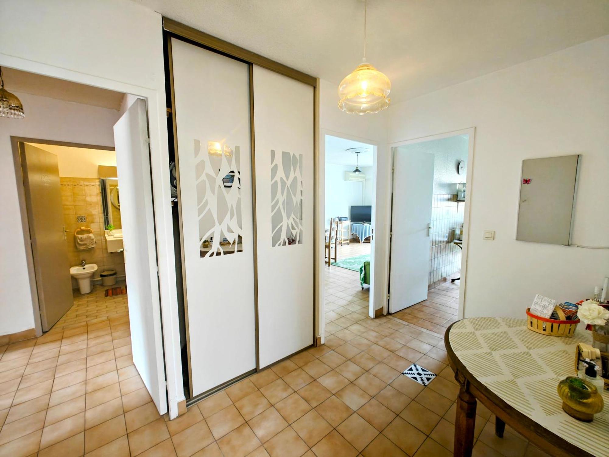 Appartement 2 Bedroom Flat With Terrasse & Car-park Ouest