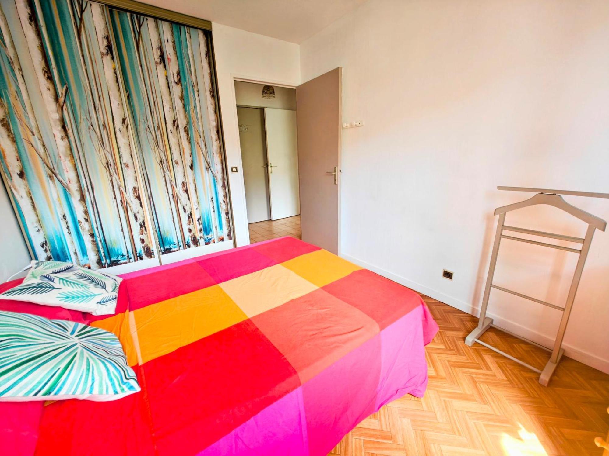 2 Bedroom Flat With Terrasse & Car-park Ouest