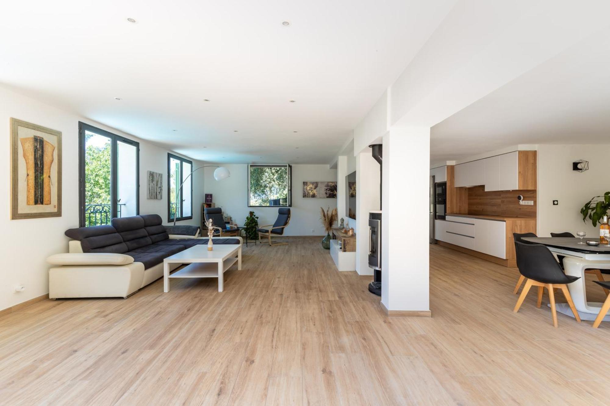 Summertime Villa Nice