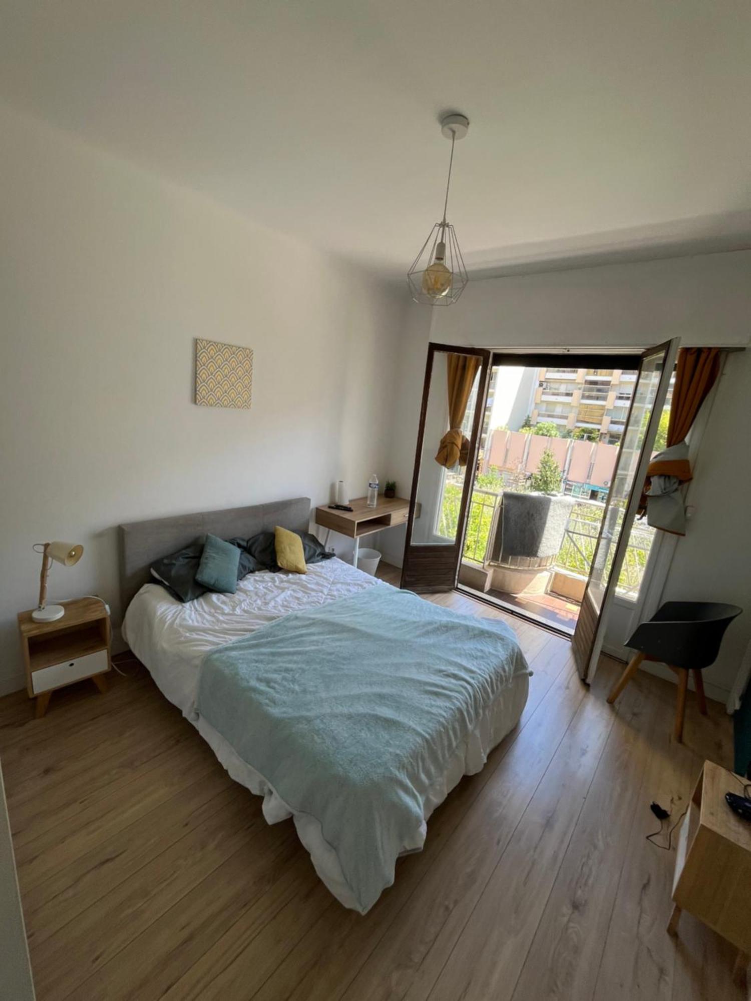 Spacieux 2 Minutes De La Apartment