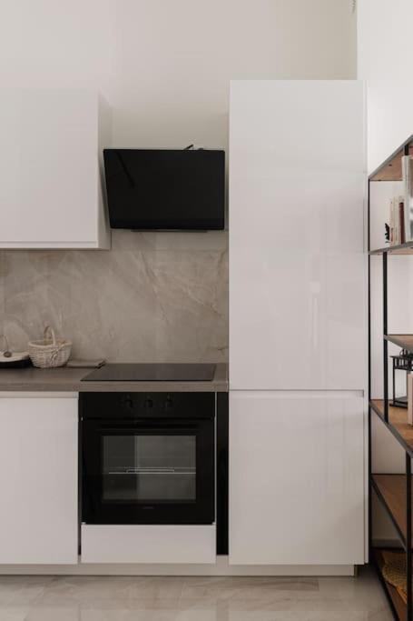 New Stylish 2 Min From The Apartment