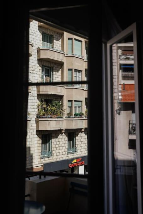 New Stylish 2 Min From The * Nice