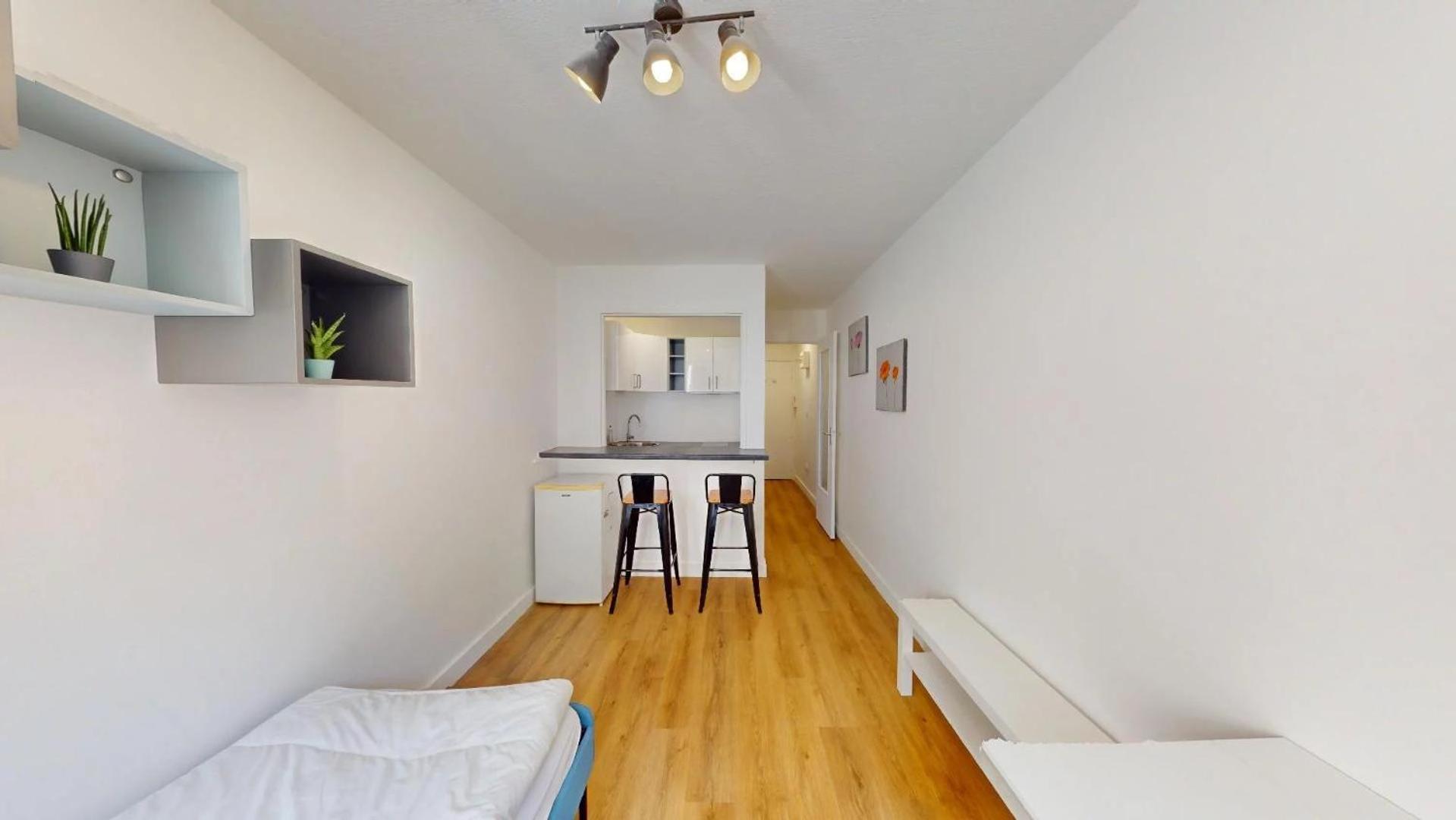 Location For 2 Adults And 1 Child * Nice