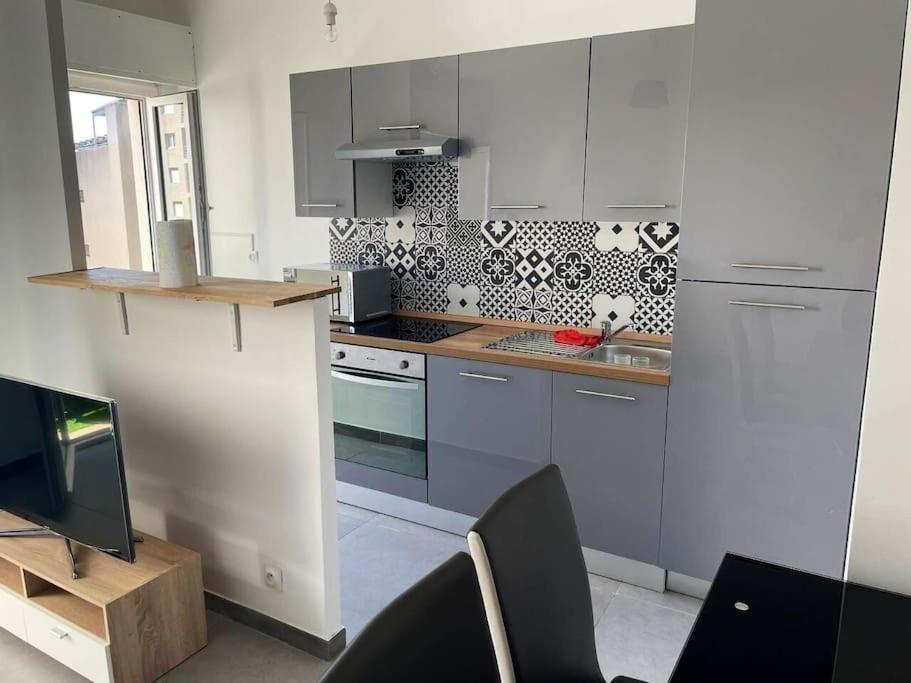 Studio A Deux Pas De La Plage Apartment *