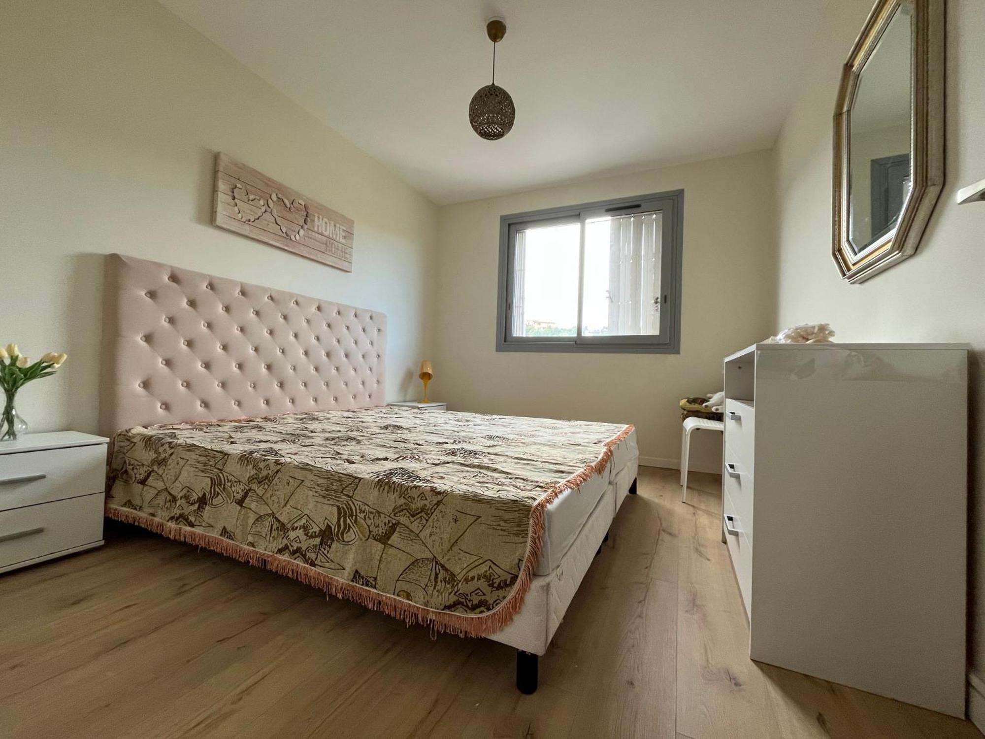 Apartment F4 80m2 Fabron, Parking