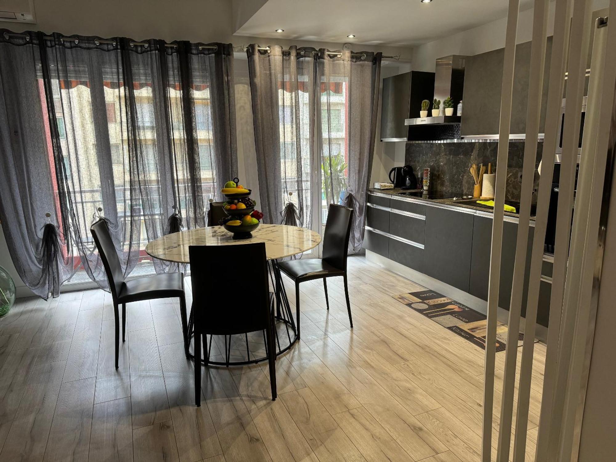 Gorgeous 2 Bedrooms *