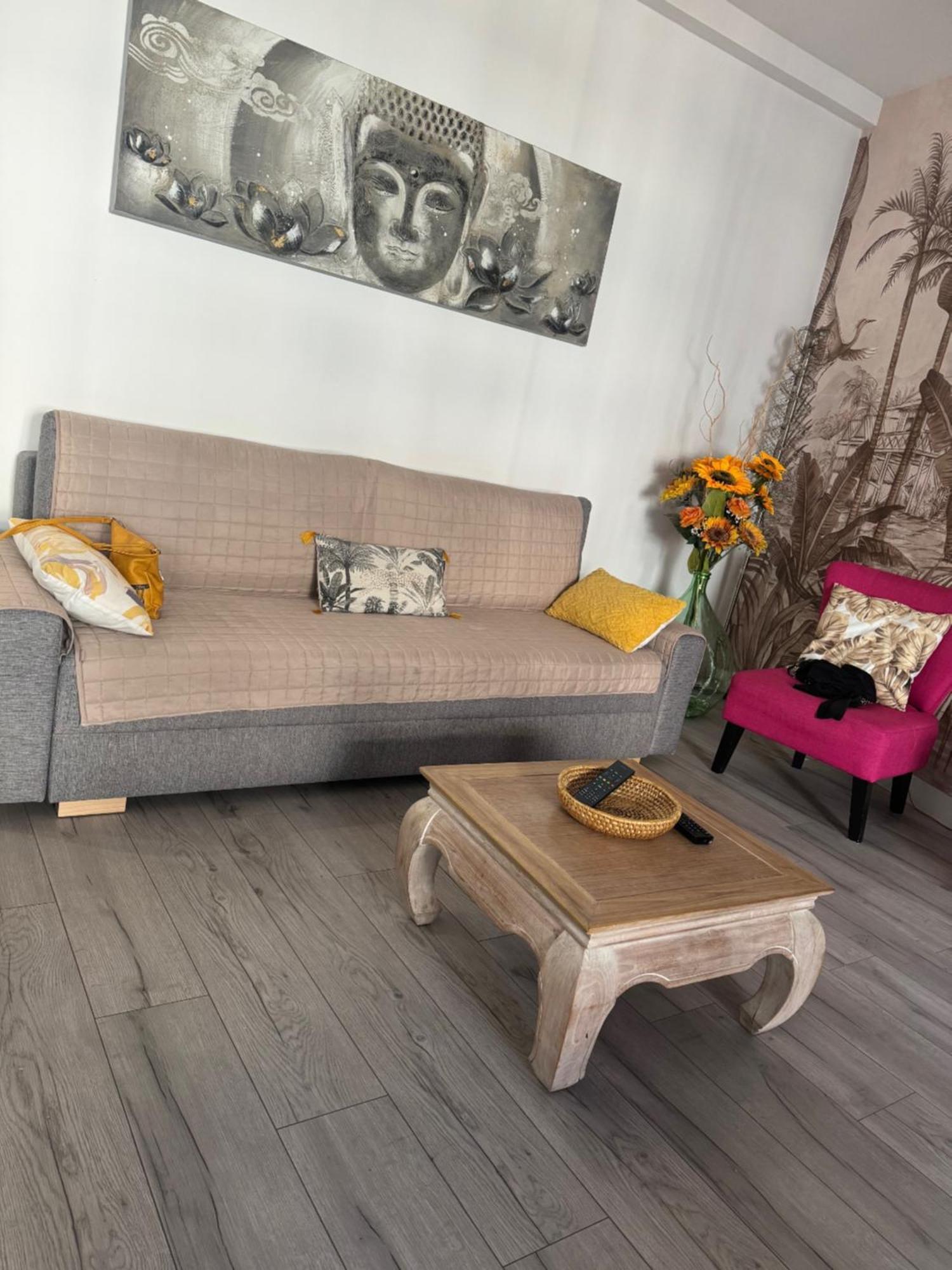 Apartment Gorgeous 2 Bedrooms *