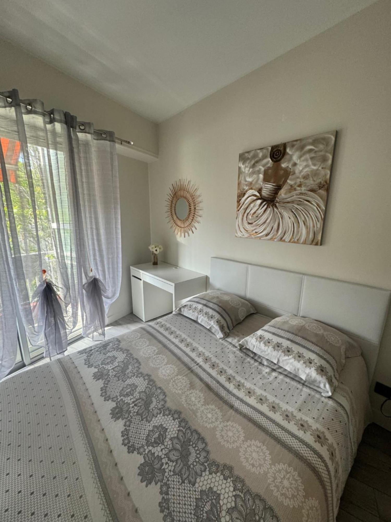 Apartment Gorgeous 2 Bedrooms Nice