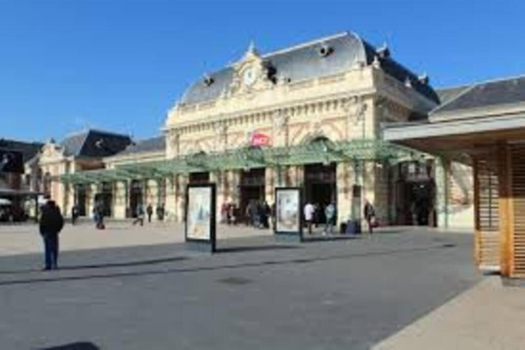 Comfort Paganini-nice Center Train Station