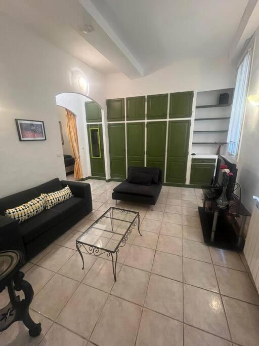 - Grand T2 Bis Proche De La Nice