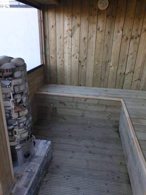 Moderne Piscine Jacuzzi Villa *